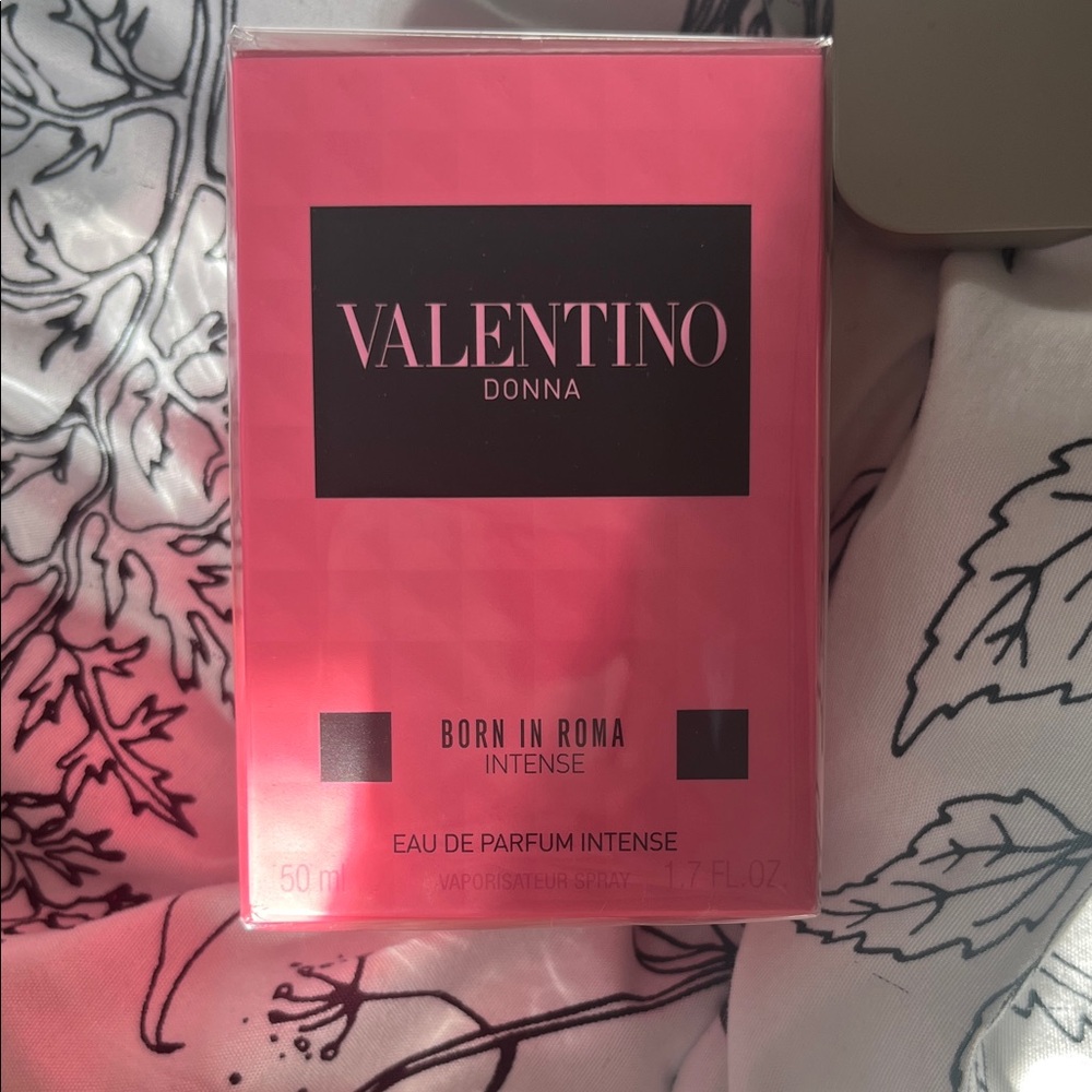 Valentino Donna Born in Roma Intense - Pink and Black
